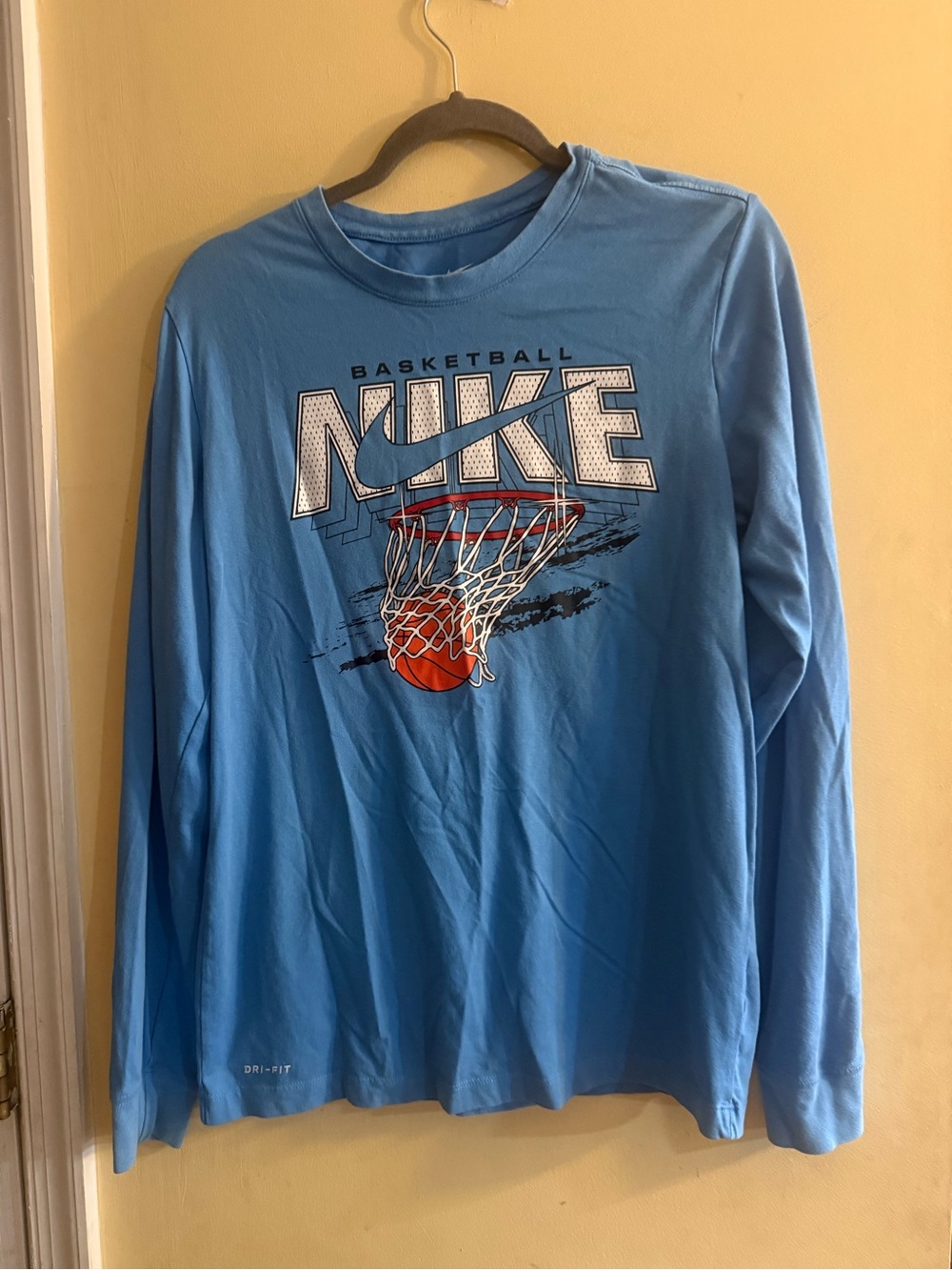 Nike Men's Blue Basketball Long-Sleeve Dri-FIT Shirt, M